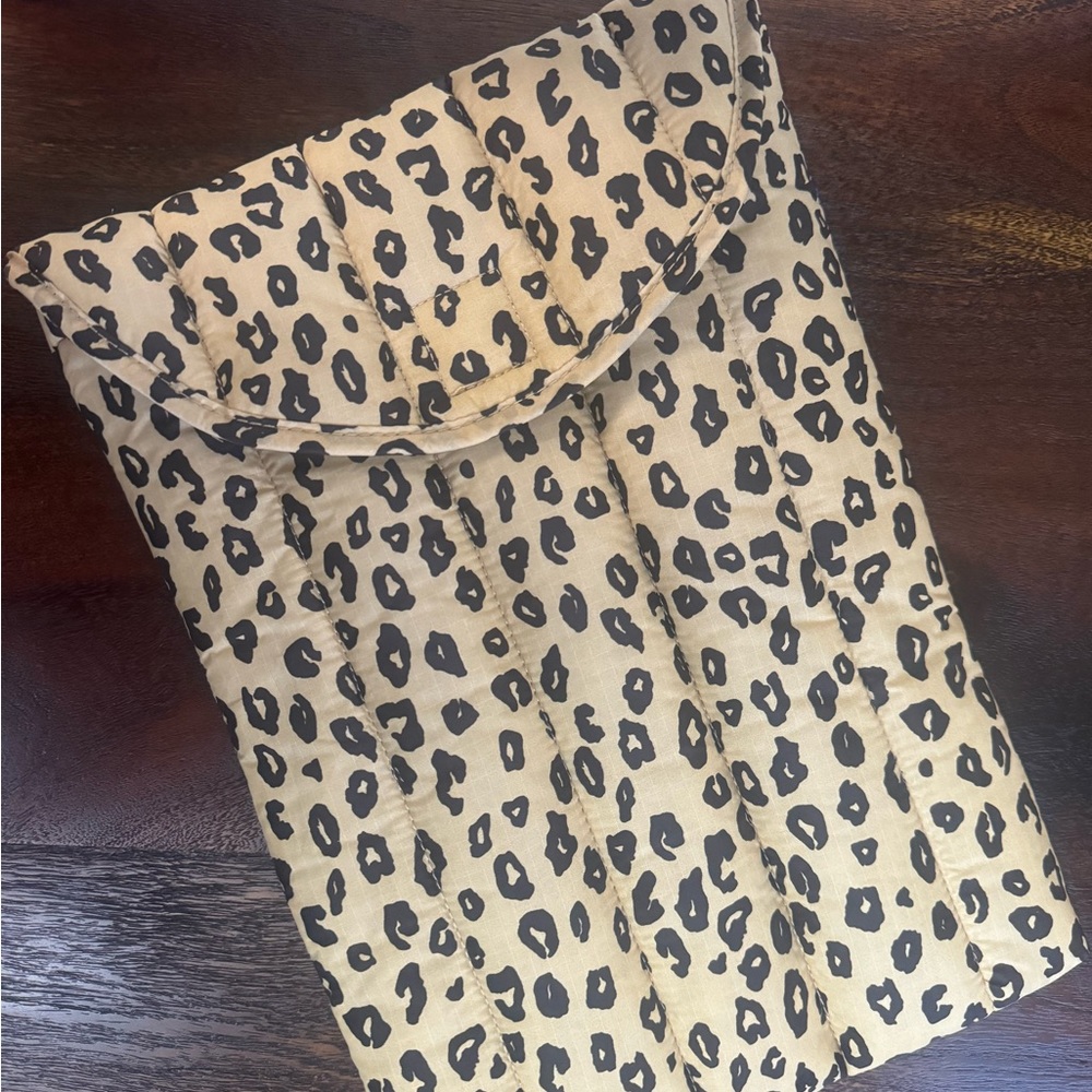 BAGGU Honey Leppard 13” Laptop Sleeve